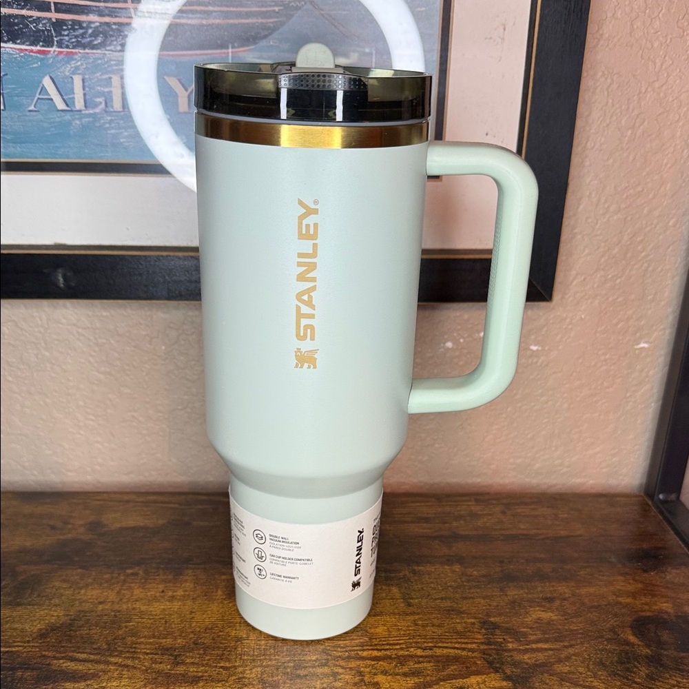 Stanley 40oz flipstraw Mint Green Insulated Travel Mug with Handle